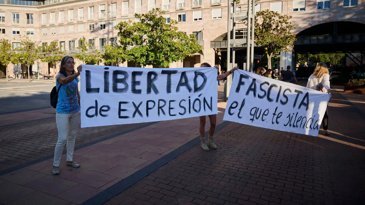 Vito Quiles visita Pamplona en su gira con disturbios por las calles de Pamplona. PABLO LASAOSA