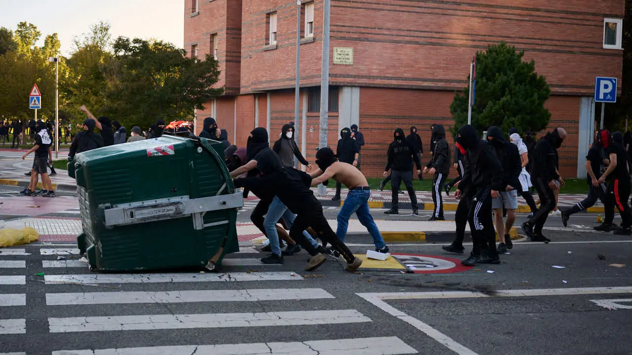Vito Quiles visita Pamplona en su gira con disturbios por las calles de Pamplona. PABLO LASAOSA