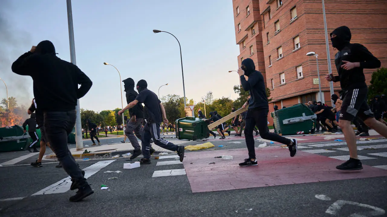 Vito Quiles visita Pamplona en su gira con disturbios por las calles de Pamplona. PABLO LASAOSA