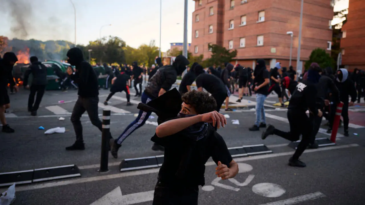 Vito Quiles visita Pamplona en su gira con disturbios por las calles de Pamplona. PABLO LASAOSA