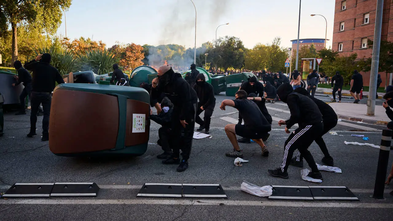 Vito Quiles visita Pamplona en su gira con disturbios por las calles de Pamplona. PABLO LASAOSA