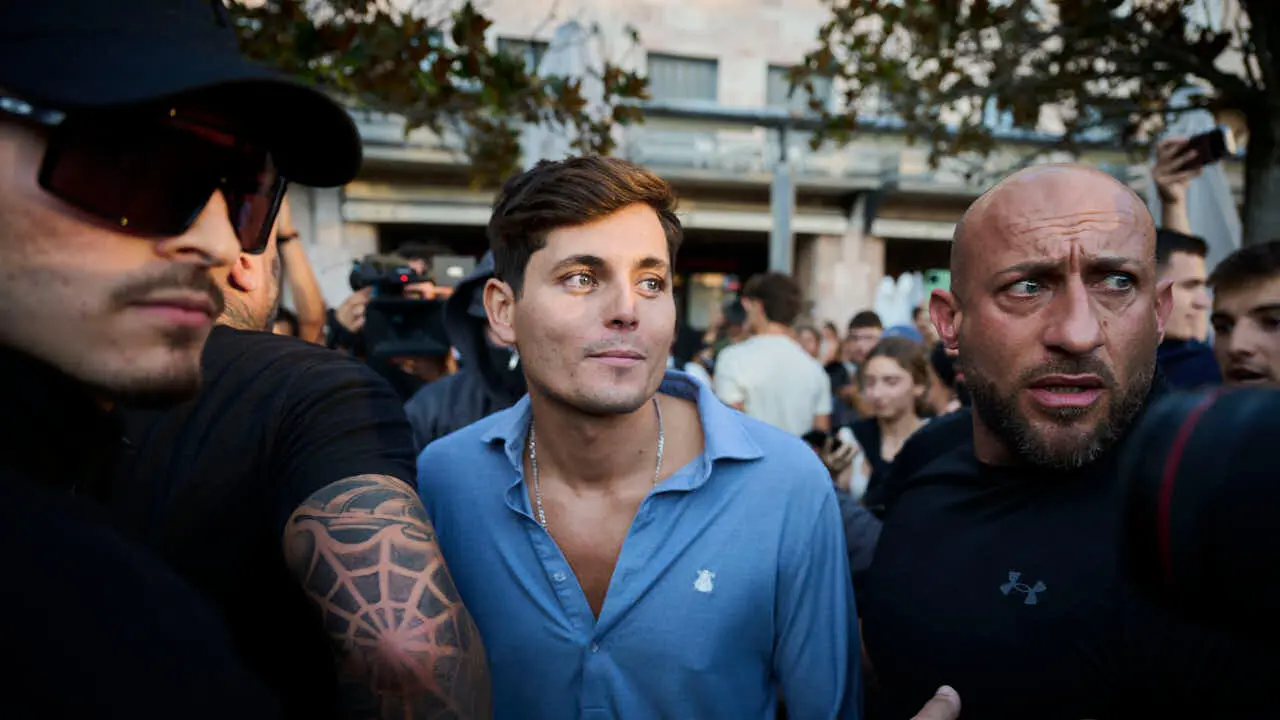 Vito Quiles visita Pamplona en su gira con disturbios por las calles de Pamplona. PABLO LASAOSA