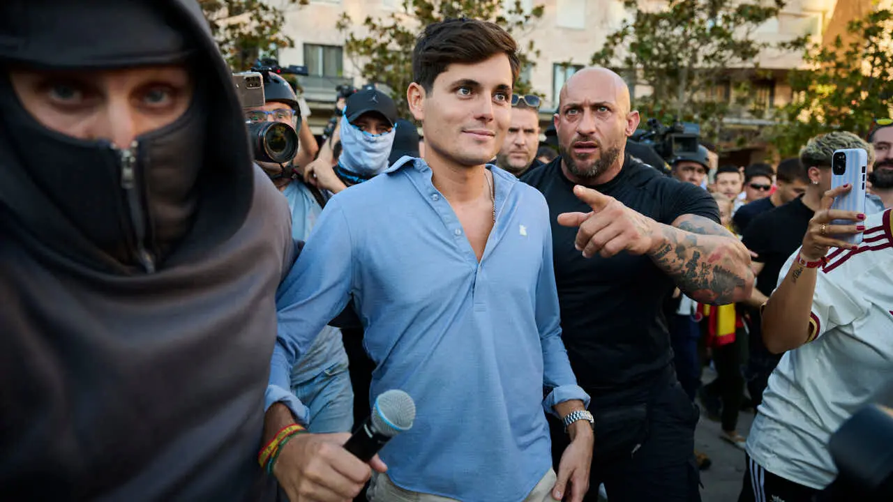 Vito Quiles visita Pamplona en su gira con disturbios por las calles de Pamplona. PABLO LASAOSA