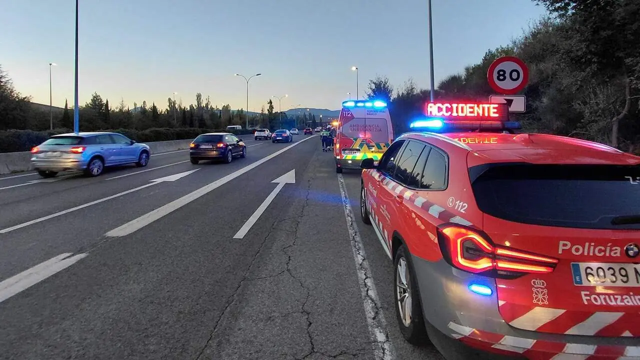 Imagen de las retenciones en la PA-30. POLIC&Iacute;A FORAL