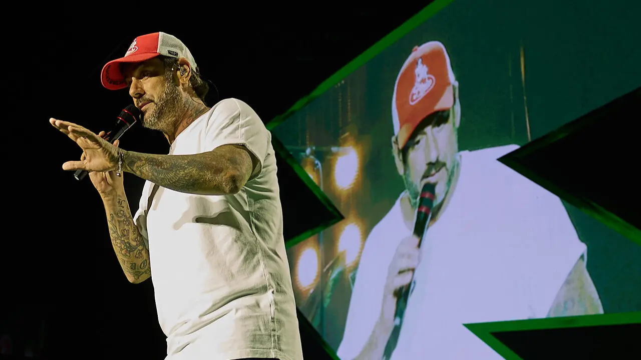 Concierto de Melendi en el pabell&oacute;n Navarra Arena dentro de su gira Pop Rock Tour. I&Ntilde;IGO ALZUGARAY