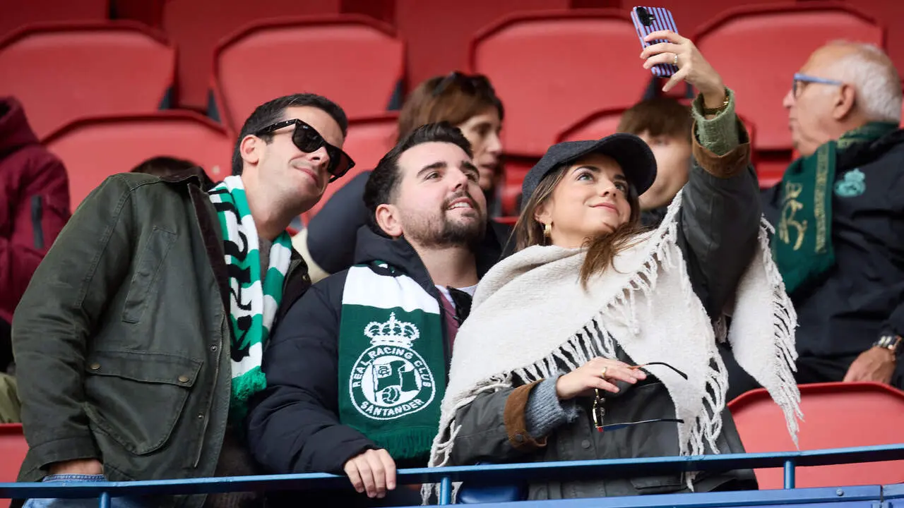 La grada de El Sadar durante el partido de LaLiga EA Sports entre CA Osasuna y Racing de Santander disputado en Pamplona. I&Ntilde;IGO ALZUGARAY