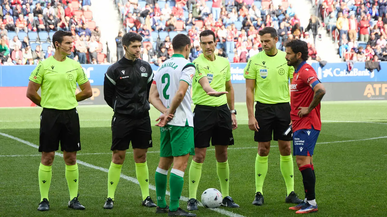 Partido de LaLiga EA Sports entre CA Osasuna y Racing de Santander disputado en el estadio de El Sadar en Pamplona. I&Ntilde;IGO ALZUGARAY
