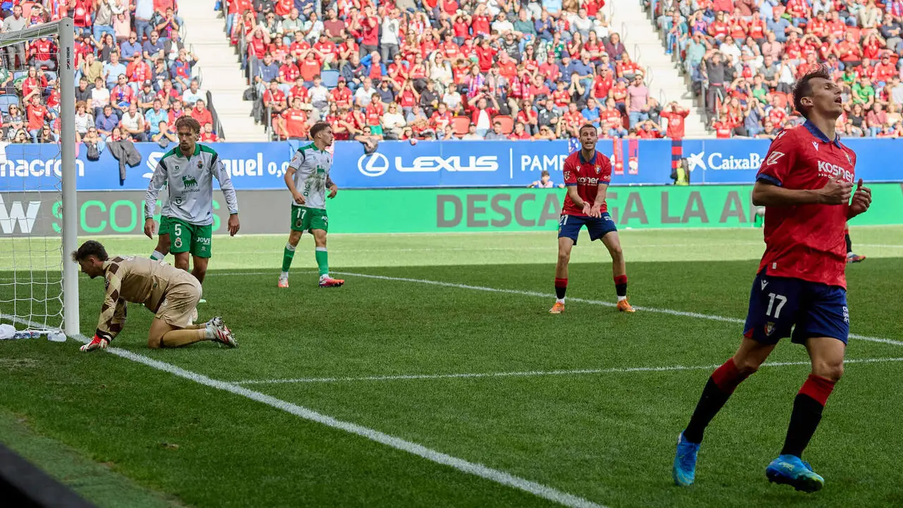 Partido de LaLiga EA Sports entre CA Osasuna y Racing de Santander disputado en el estadio de El Sadar en Pamplona. I&Ntilde;IGO ALZUGARAY