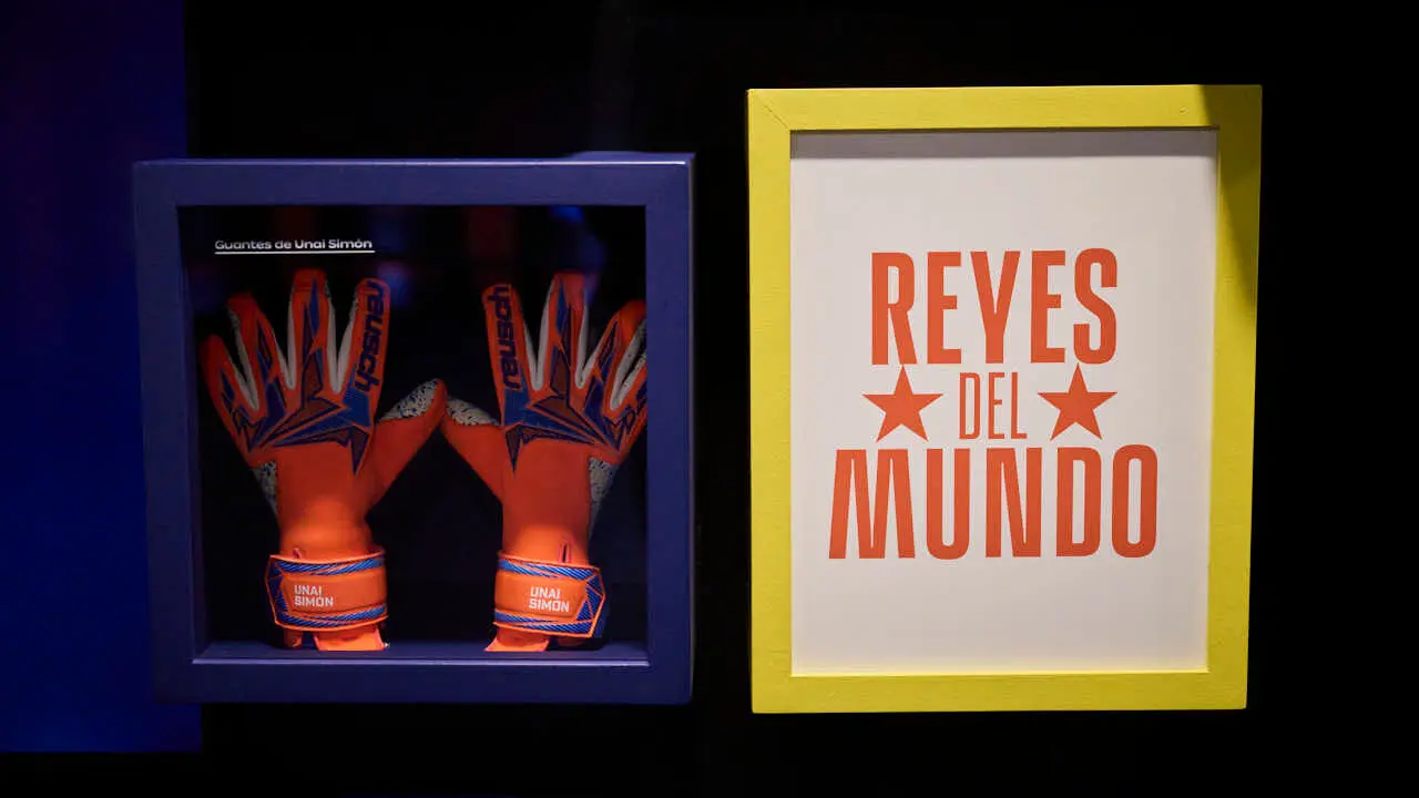 Inauguraci&oacute;n de la exposici&oacute;n 'Reyes del Mundo', organizada por la Real Federaci&oacute;n Espa&ntilde;ola de F&uacute;tbol (RFEF) en Baluarte. PABLO LASAOSA