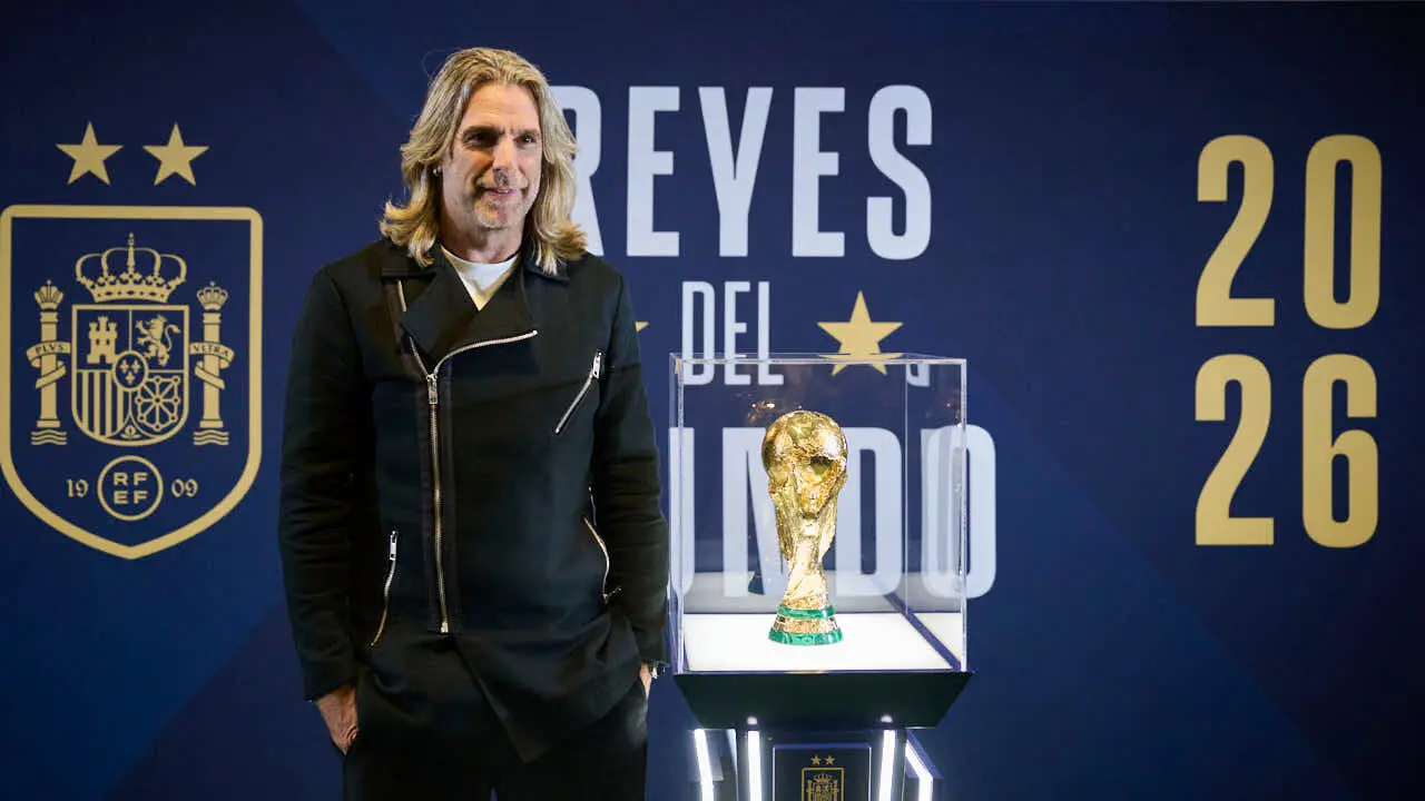 Inauguraci&oacute;n de la exposici&oacute;n 'Reyes del Mundo', organizada por la Real Federaci&oacute;n Espa&ntilde;ola de F&uacute;tbol (RFEF) en Baluarte. PABLO LASAOSA