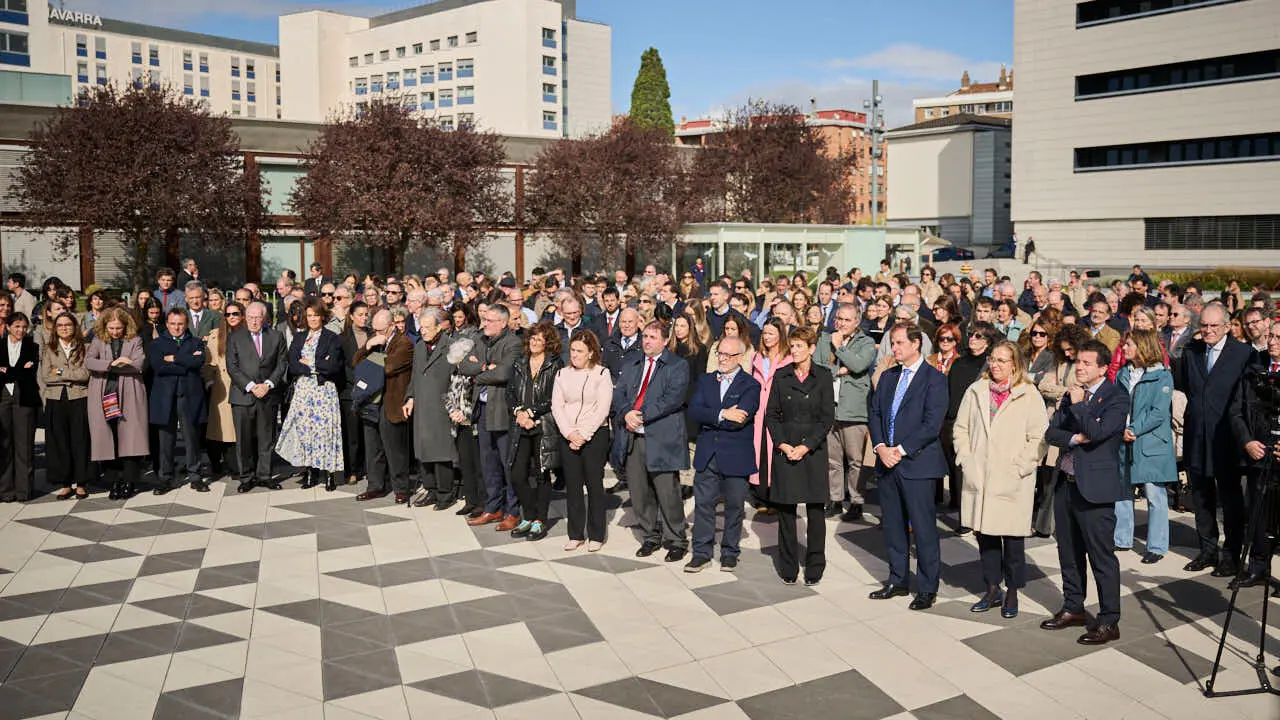 Colocaci&oacute;n de la primera piedra del edificio Bioma de la Universidad de Navarra, espacio multidisciplinar dedicado a la docencia y a la investigaci&oacute;n. PABLO LASAOSA