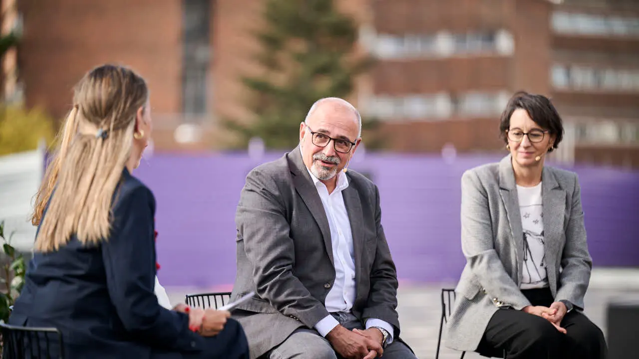 Colocaci&oacute;n de la primera piedra del edificio Bioma de la Universidad de Navarra, espacio multidisciplinar dedicado a la docencia y a la investigaci&oacute;n. PABLO LASAOSA