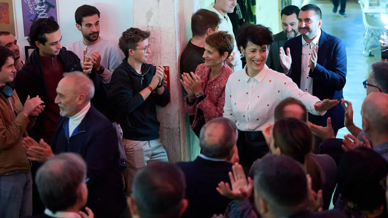 El PSN-PSOE presenta sus candidaturas a las pr&oacute;ximas elecciones generales en un acto en el que interviene la secretaria general del PSN-PSOE, Mar&iacute;a Chivite, la candidata al Congreso, Elma Saiz y el candidato al Senado, &Aacute;ngel Mole&oacute;n. NAVARRA.COM