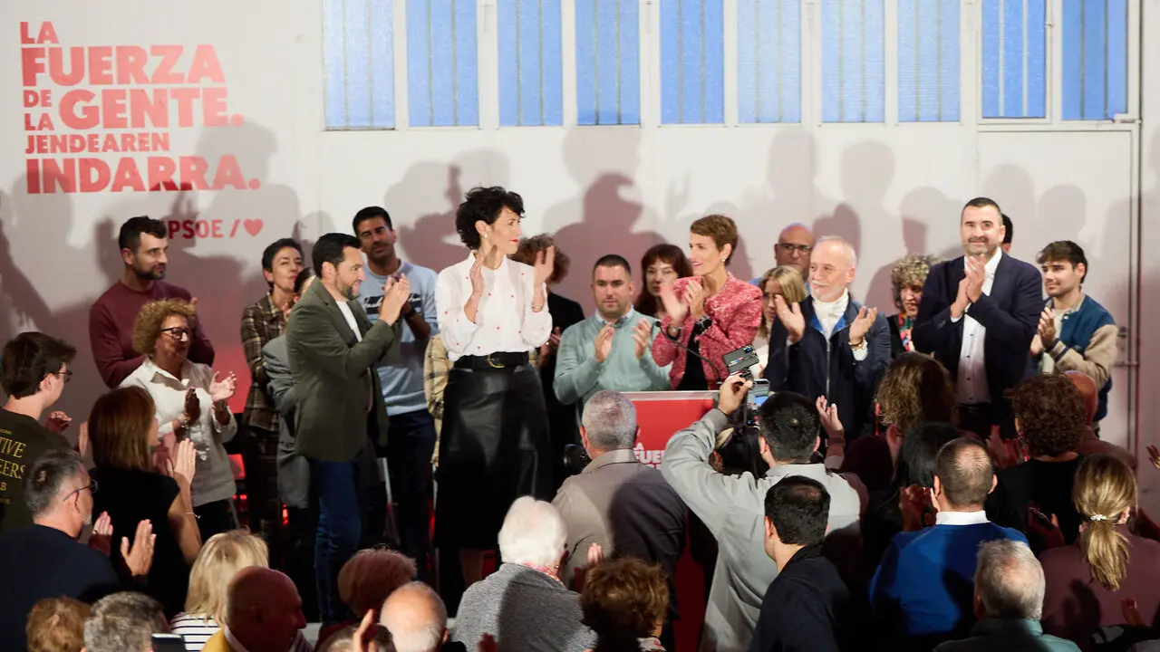 El PSN-PSOE presenta sus candidaturas a las pr&oacute;ximas elecciones generales en un acto en el que interviene la secretaria general del PSN-PSOE, Mar&iacute;a Chivite, la candidata al Congreso, Elma Saiz y el candidato al Senado, &Aacute;ngel Mole&oacute;n. NAVARRA.COM