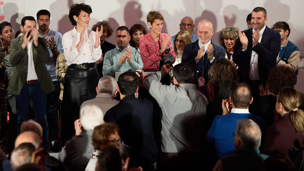 El PSN-PSOE presenta sus candidaturas a las pr&oacute;ximas elecciones generales en un acto en el que interviene la secretaria general del PSN-PSOE, Mar&iacute;a Chivite, la candidata al Congreso, Elma Saiz y el candidato al Senado, &Aacute;ngel Mole&oacute;n. NAVARRA.COM