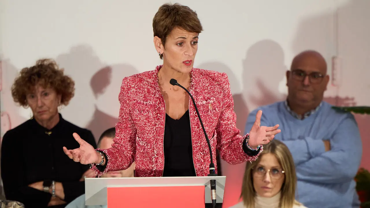El PSN-PSOE presenta sus candidaturas a las pr&oacute;ximas elecciones generales en un acto en el que interviene la secretaria general del PSN-PSOE, Mar&iacute;a Chivite, la candidata al Congreso, Elma Saiz y el candidato al Senado, &Aacute;ngel Mole&oacute;n. NAVARRA.COM
