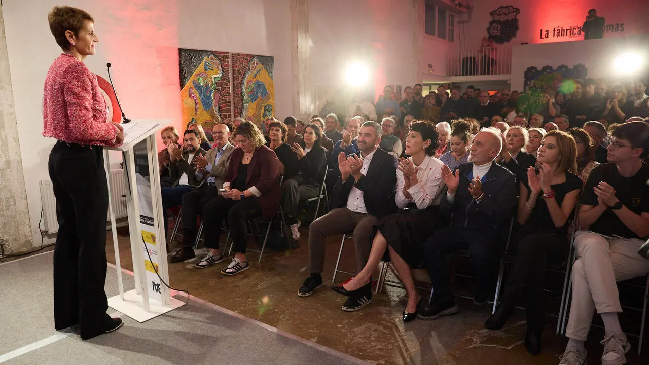 El PSN-PSOE presenta sus candidaturas a las pr&oacute;ximas elecciones generales en un acto en el que interviene la secretaria general del PSN-PSOE, Mar&iacute;a Chivite, la candidata al Congreso, Elma Saiz y el candidato al Senado, &Aacute;ngel Mole&oacute;n. NAVARRA.COM