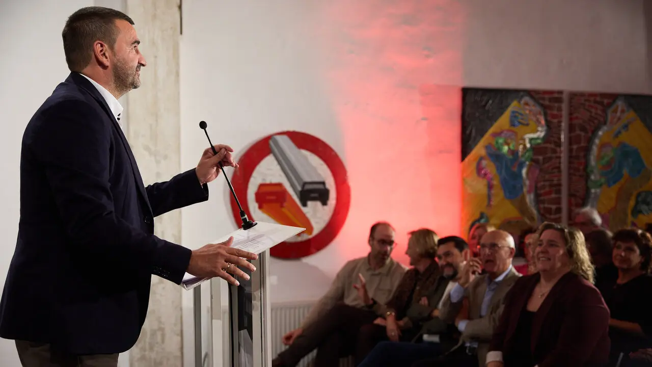 El PSN-PSOE presenta sus candidaturas a las pr&oacute;ximas elecciones generales en un acto en el que interviene la secretaria general del PSN-PSOE, Mar&iacute;a Chivite, la candidata al Congreso, Elma Saiz y el candidato al Senado, &Aacute;ngel Mole&oacute;n. NAVARRA.COM