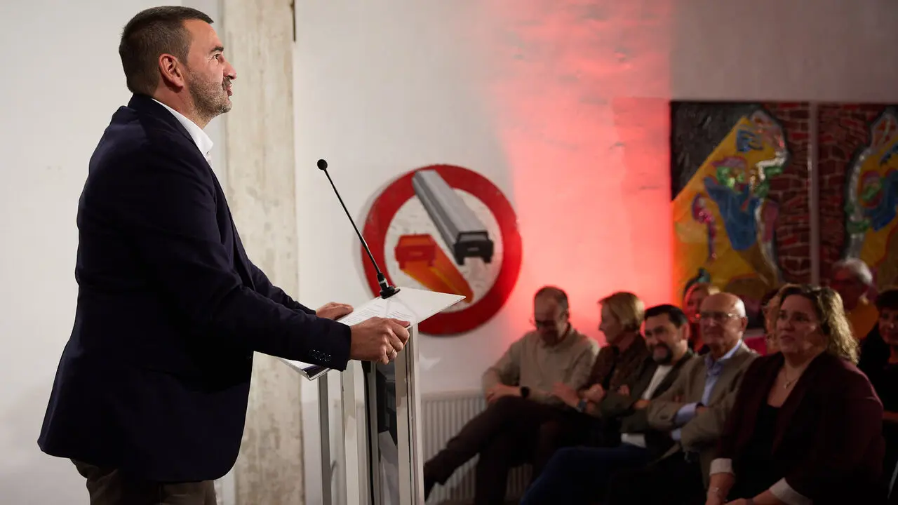 El PSN-PSOE presenta sus candidaturas a las pr&oacute;ximas elecciones generales en un acto en el que interviene la secretaria general del PSN-PSOE, Mar&iacute;a Chivite, la candidata al Congreso, Elma Saiz y el candidato al Senado, &Aacute;ngel Mole&oacute;n. NAVARRA.COM