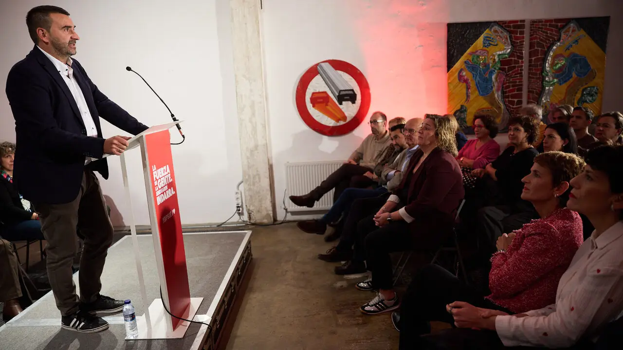El PSN-PSOE presenta sus candidaturas a las pr&oacute;ximas elecciones generales en un acto en el que interviene la secretaria general del PSN-PSOE, Mar&iacute;a Chivite, la candidata al Congreso, Elma Saiz y el candidato al Senado, &Aacute;ngel Mole&oacute;n. NAVARRA.COM