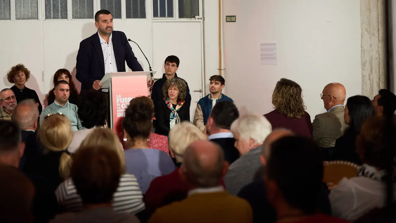 El PSN-PSOE presenta sus candidaturas a las pr&oacute;ximas elecciones generales en un acto en el que interviene la secretaria general del PSN-PSOE, Mar&iacute;a Chivite, la candidata al Congreso, Elma Saiz y el candidato al Senado, &Aacute;ngel Mole&oacute;n. NAVARRA.COM