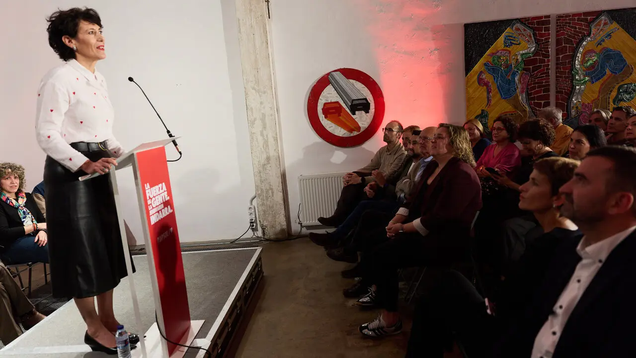 El PSN-PSOE presenta sus candidaturas a las pr&oacute;ximas elecciones generales en un acto en el que interviene la secretaria general del PSN-PSOE, Mar&iacute;a Chivite, la candidata al Congreso, Elma Saiz y el candidato al Senado, &Aacute;ngel Mole&oacute;n. NAVARRA.COM