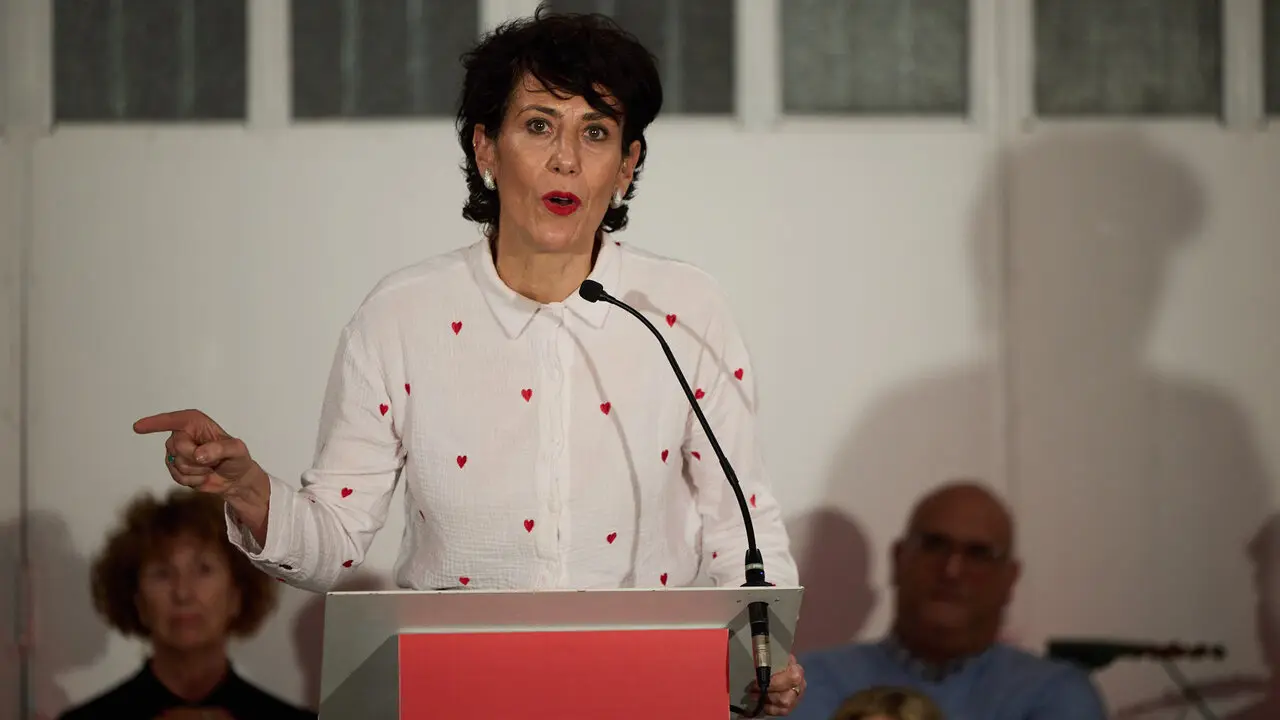 El PSN-PSOE presenta sus candidaturas a las pr&oacute;ximas elecciones generales en un acto en el que interviene la secretaria general del PSN-PSOE, Mar&iacute;a Chivite, la candidata al Congreso, Elma Saiz y el candidato al Senado, &Aacute;ngel Mole&oacute;n. NAVARRA.COM