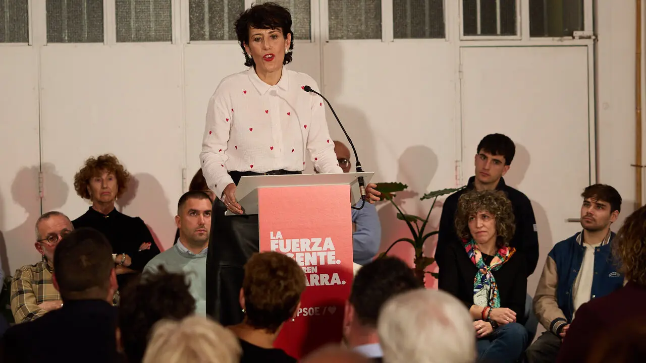 El PSN-PSOE presenta sus candidaturas a las pr&oacute;ximas elecciones generales en un acto en el que interviene la secretaria general del PSN-PSOE, Mar&iacute;a Chivite, la candidata al Congreso, Elma Saiz y el candidato al Senado, &Aacute;ngel Mole&oacute;n. NAVARRA.COM