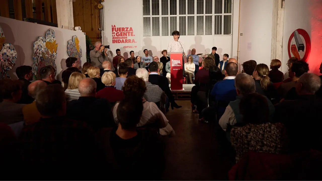 El PSN-PSOE presenta sus candidaturas a las pr&oacute;ximas elecciones generales en un acto en el que interviene la secretaria general del PSN-PSOE, Mar&iacute;a Chivite, la candidata al Congreso, Elma Saiz y el candidato al Senado, &Aacute;ngel Mole&oacute;n. NAVARRA.COM