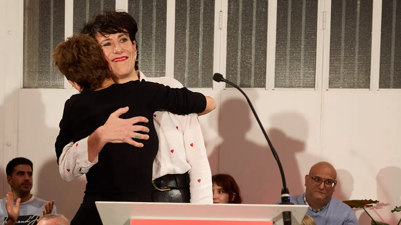 El PSN-PSOE presenta sus candidaturas a las pr&oacute;ximas elecciones generales en un acto en el que interviene la secretaria general del PSN-PSOE, Mar&iacute;a Chivite, la candidata al Congreso, Elma Saiz y el candidato al Senado, &Aacute;ngel Mole&oacute;n. NAVARRA.COM