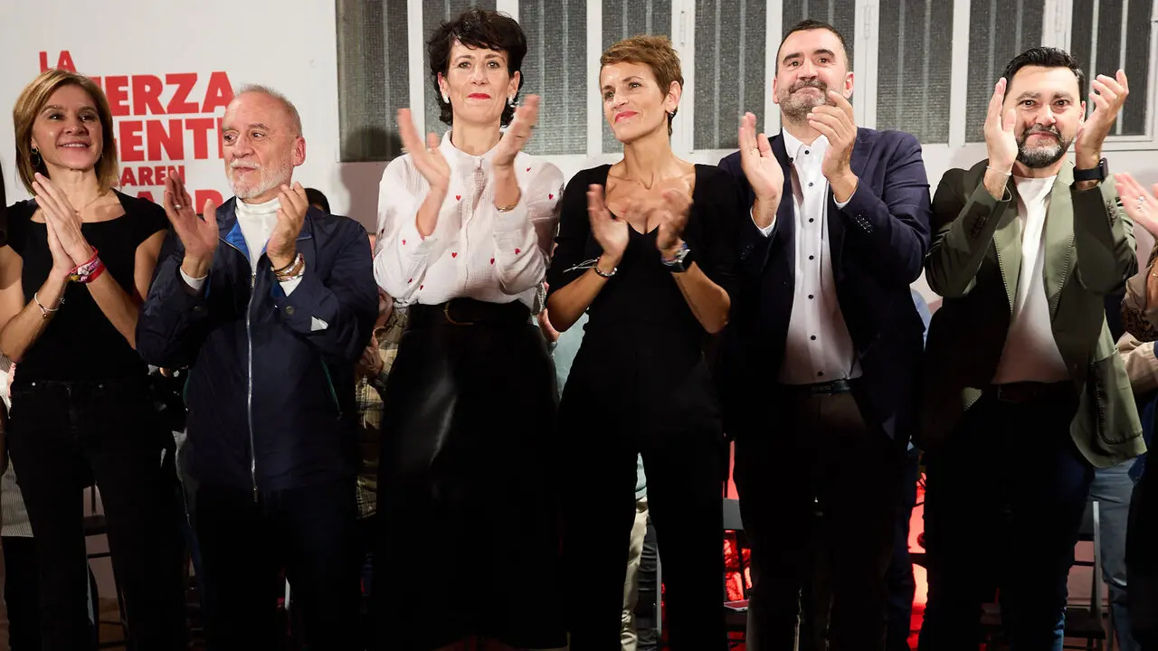 El PSN-PSOE presenta sus candidaturas a las pr&oacute;ximas elecciones generales en un acto en el que interviene la secretaria general del PSN-PSOE, Mar&iacute;a Chivite, la candidata al Congreso, Elma Saiz y el candidato al Senado, &Aacute;ngel Mole&oacute;n. NAVARRA.COM