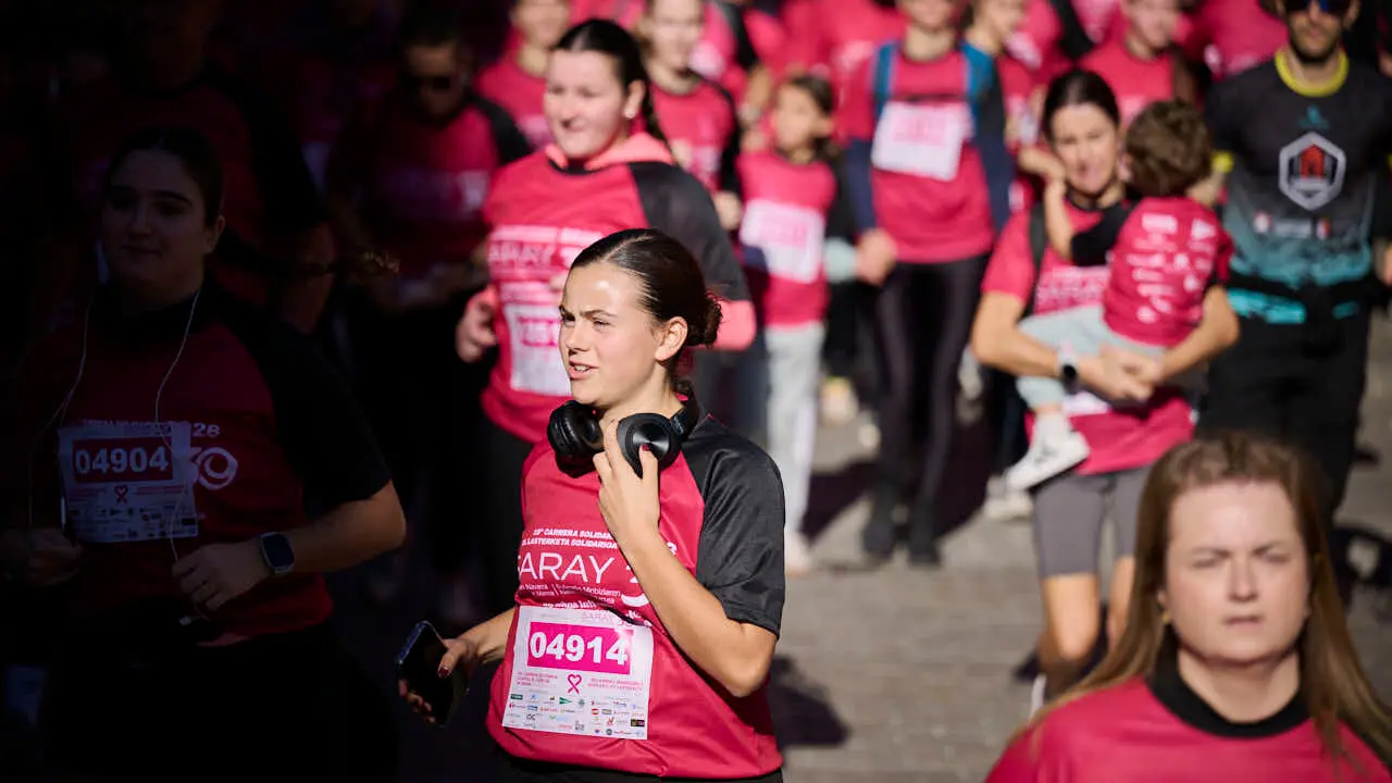 XV Carrera solidaria contra el c&aacute;ncer de mama organizada por Saray. PABLO LASAOSA