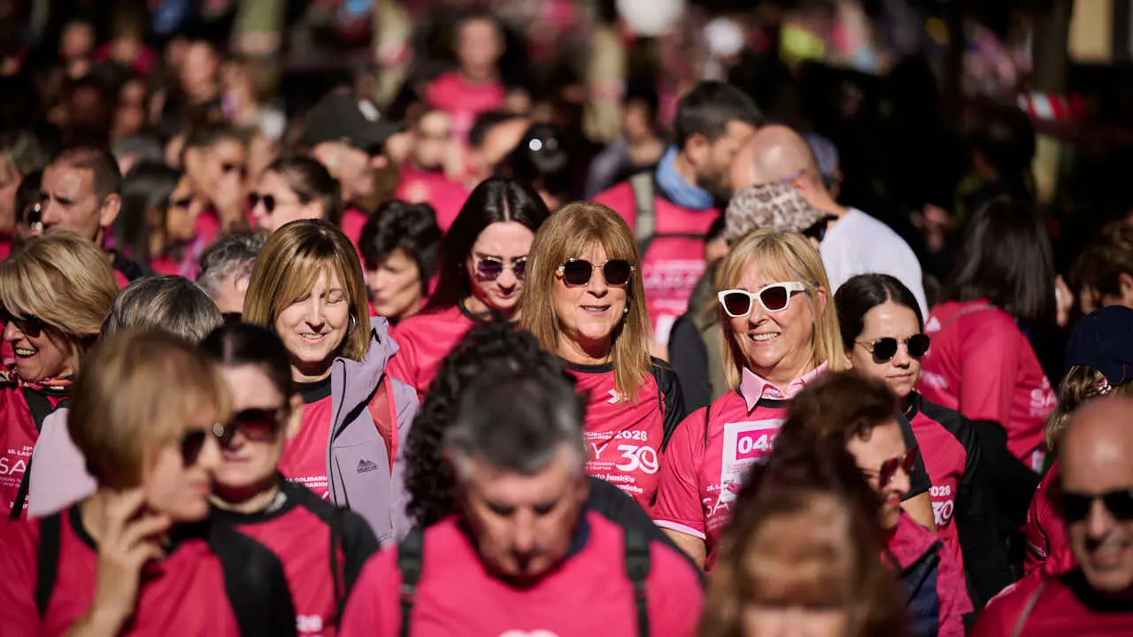 XV Carrera solidaria contra el c&aacute;ncer de mama organizada por Saray. PABLO LASAOSA