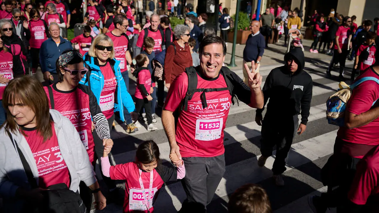 XV Carrera solidaria contra el c&aacute;ncer de mama organizada por Saray. PABLO LASAOSA