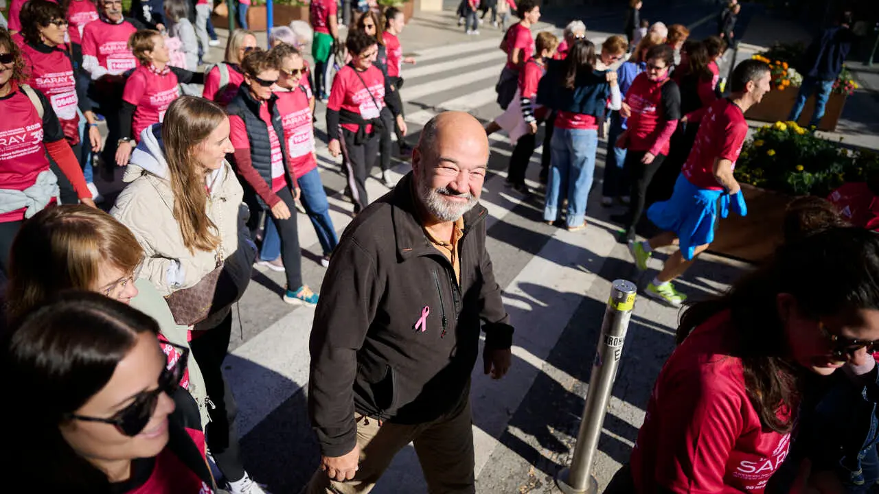 XV Carrera solidaria contra el c&aacute;ncer de mama organizada por Saray. PABLO LASAOSA