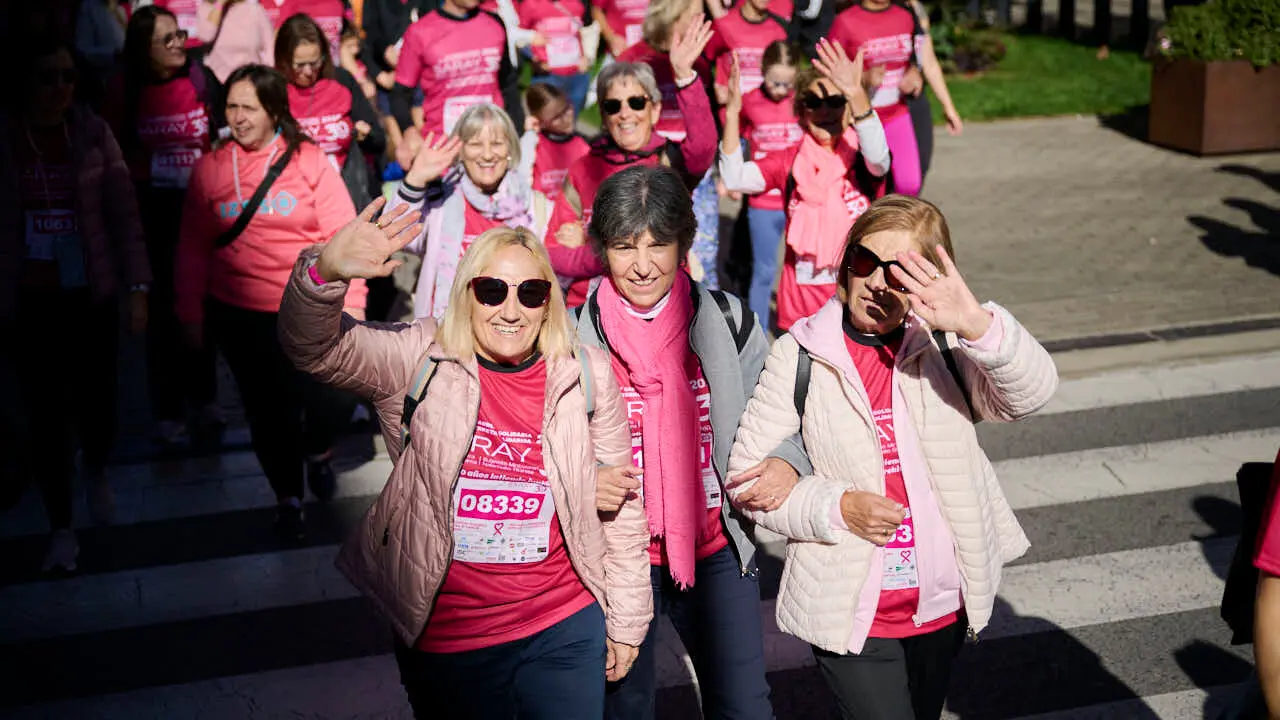 XV Carrera solidaria contra el c&aacute;ncer de mama organizada por Saray. PABLO LASAOSA