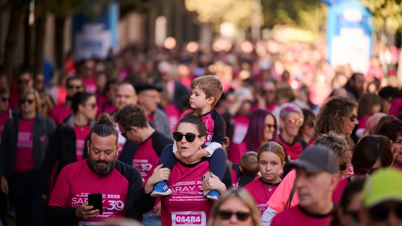 XV Carrera solidaria contra el c&aacute;ncer de mama organizada por Saray. PABLO LASAOSA