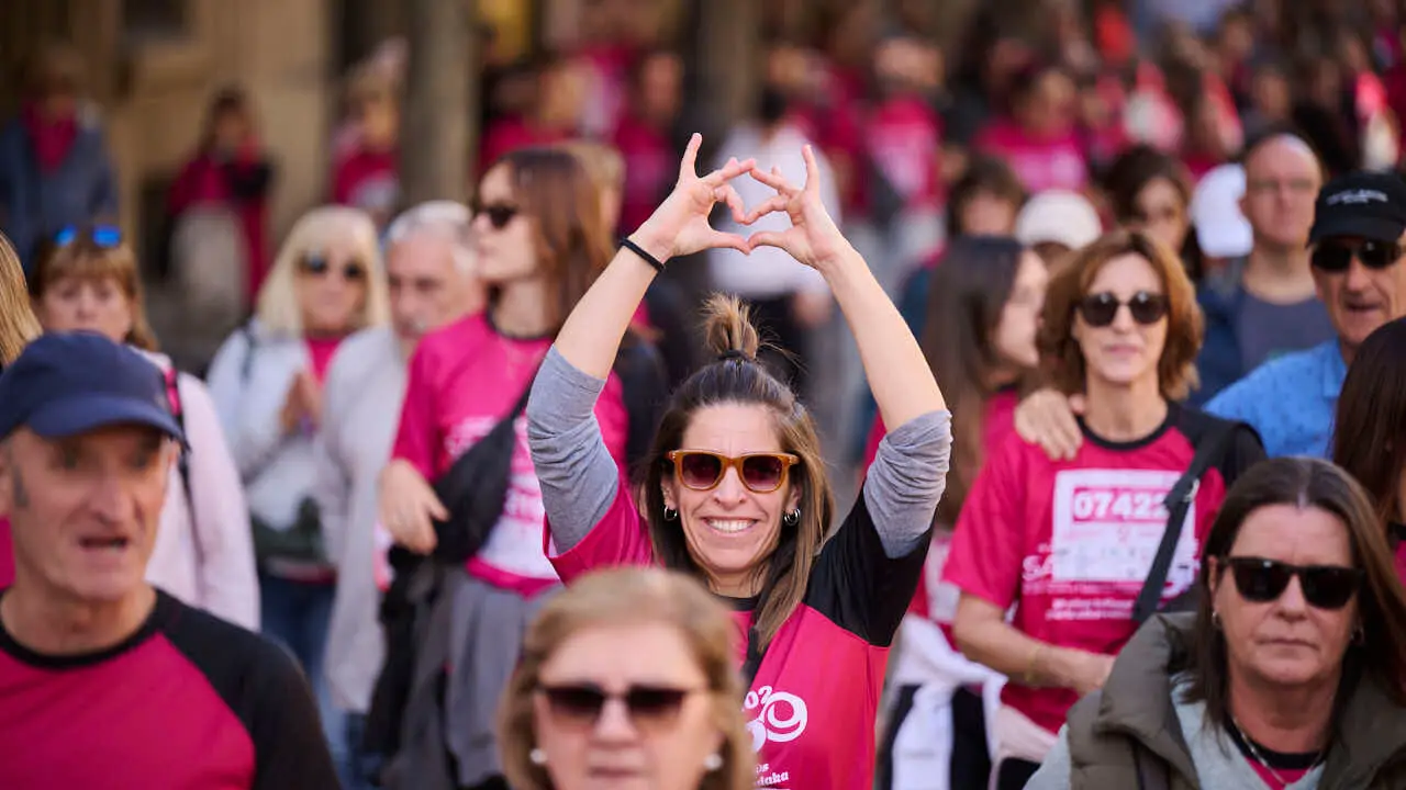 XV Carrera solidaria contra el c&aacute;ncer de mama organizada por Saray. PABLO LASAOSA