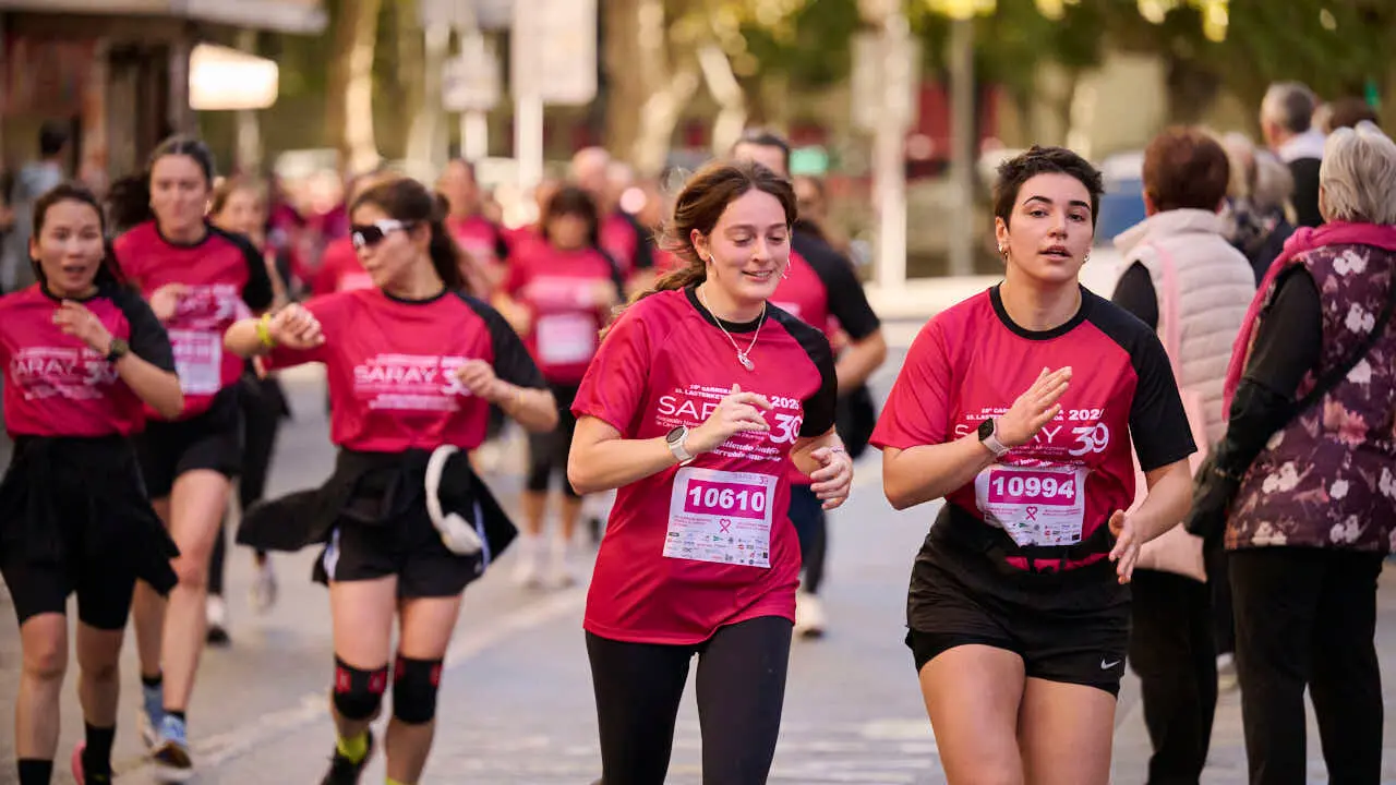 XV Carrera solidaria contra el c&aacute;ncer de mama organizada por Saray. PABLO LASAOSA