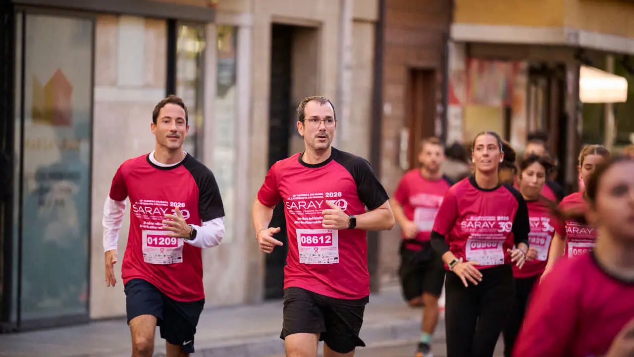 XV Carrera solidaria contra el c&aacute;ncer de mama organizada por Saray. PABLO LASAOSA