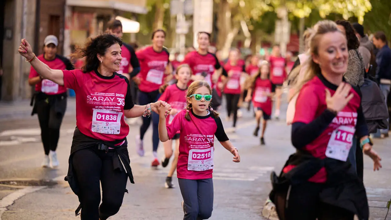 XV Carrera solidaria contra el c&aacute;ncer de mama organizada por Saray. PABLO LASAOSA