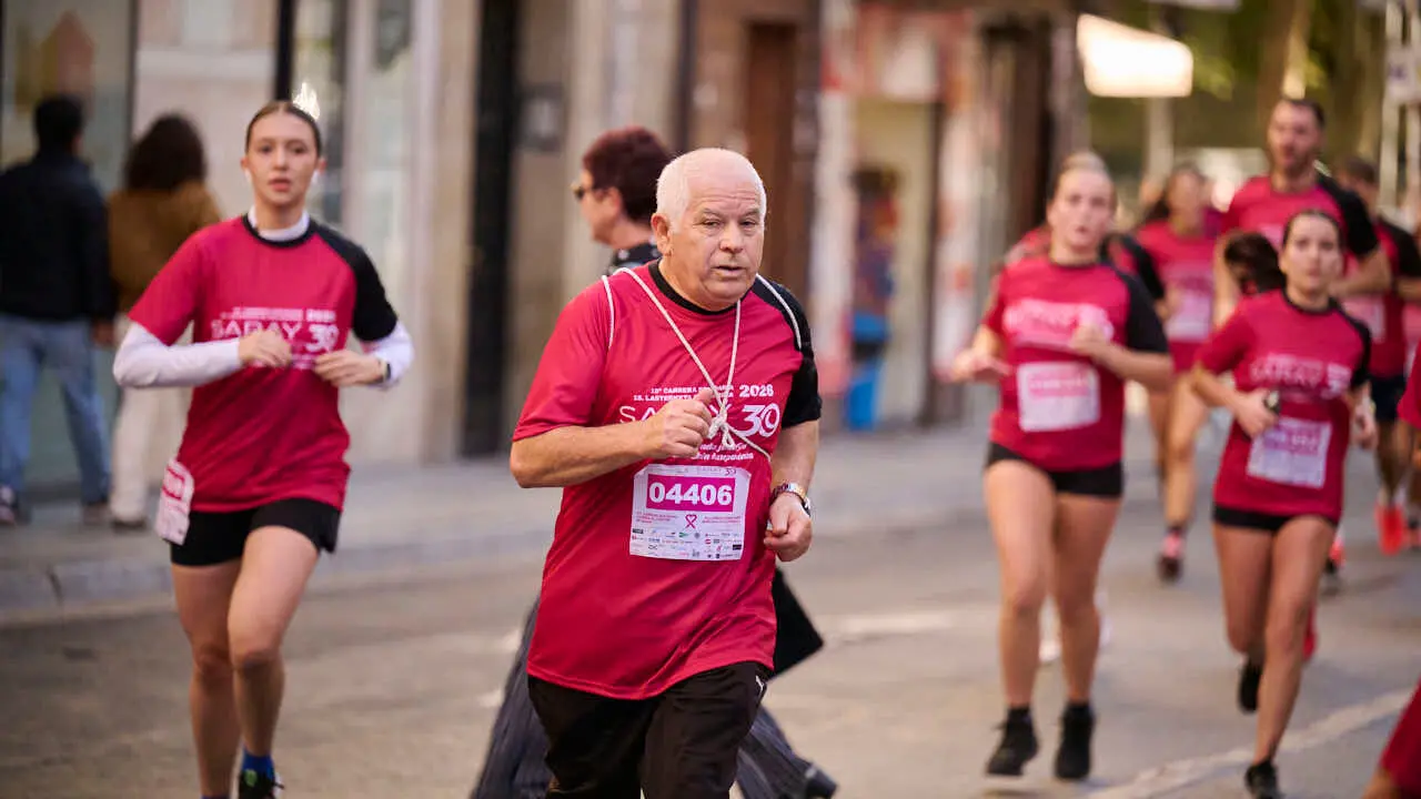XV Carrera solidaria contra el c&aacute;ncer de mama organizada por Saray. PABLO LASAOSA