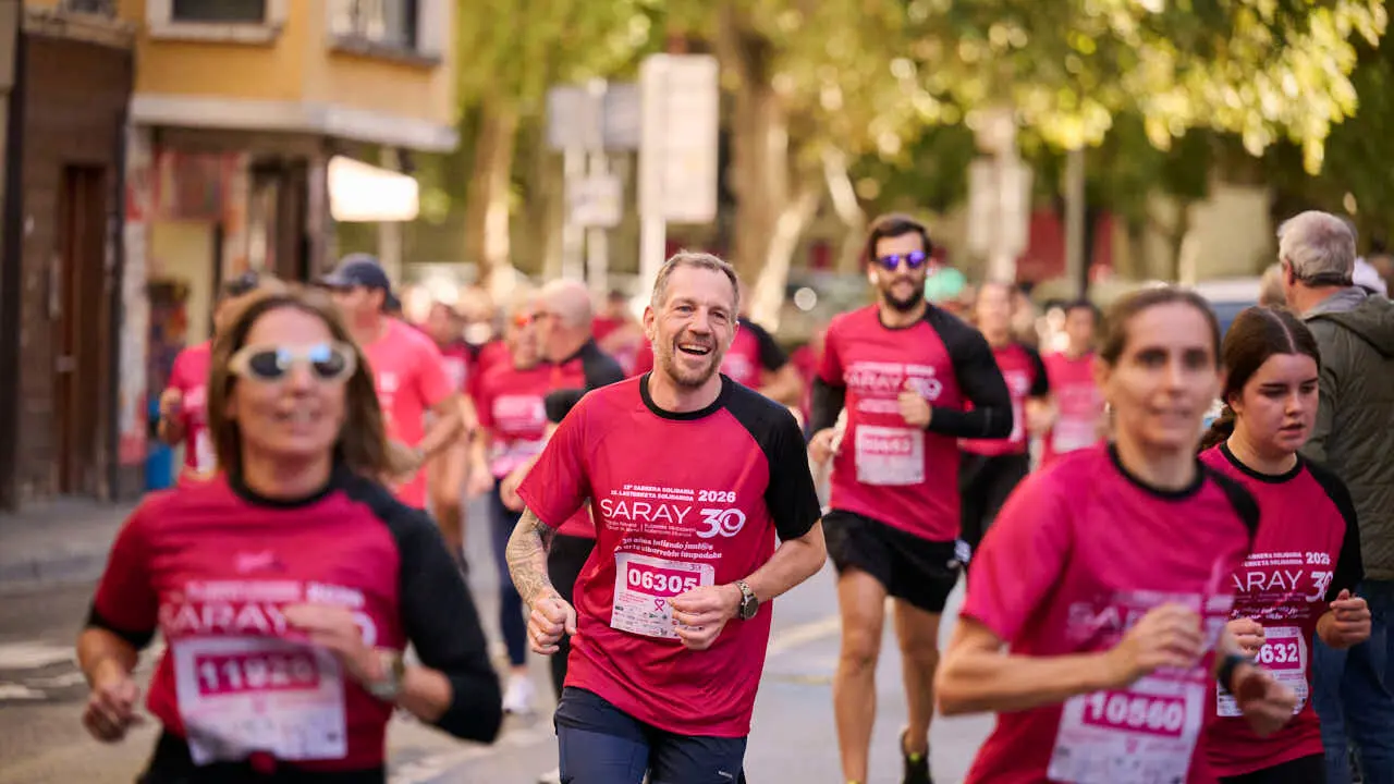XV Carrera solidaria contra el c&aacute;ncer de mama organizada por Saray. PABLO LASAOSA