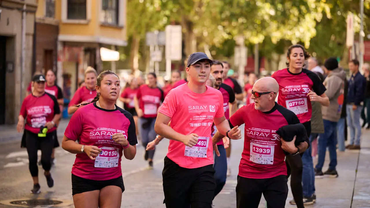 XV Carrera solidaria contra el c&aacute;ncer de mama organizada por Saray. PABLO LASAOSA