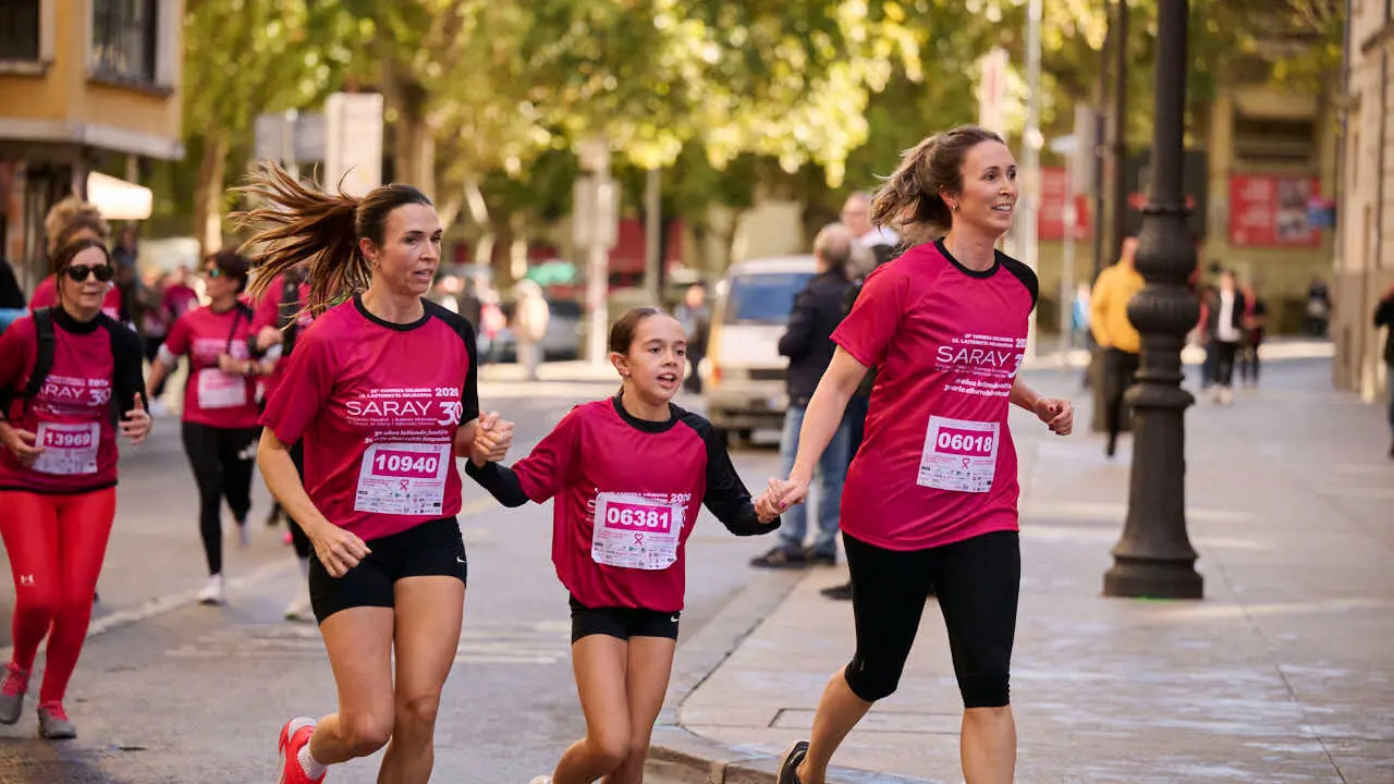 XV Carrera solidaria contra el c&aacute;ncer de mama organizada por Saray. PABLO LASAOSA