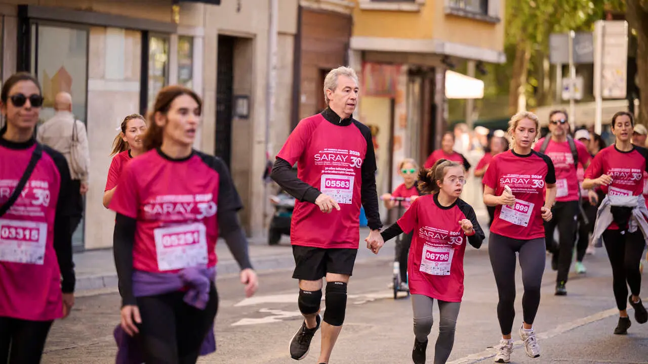 XV Carrera solidaria contra el c&aacute;ncer de mama organizada por Saray. PABLO LASAOSA