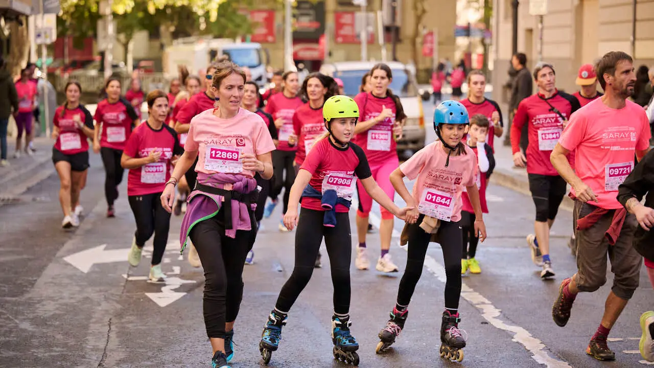 XV Carrera solidaria contra el c&aacute;ncer de mama organizada por Saray. PABLO LASAOSA