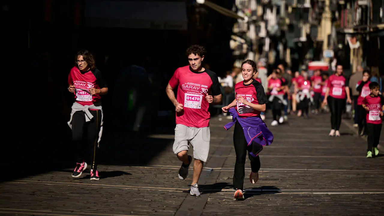 XV Carrera solidaria contra el c&aacute;ncer de mama organizada por Saray. PABLO LASAOSA