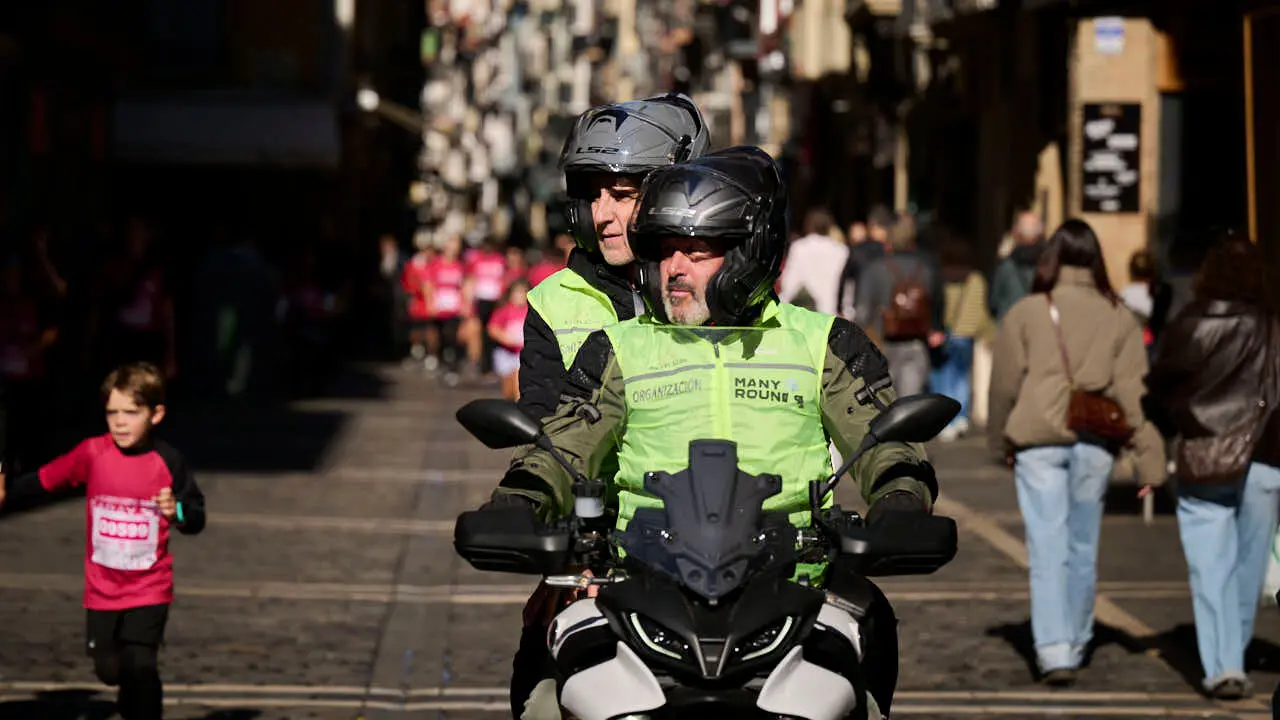 XV Carrera solidaria contra el c&aacute;ncer de mama organizada por Saray. PABLO LASAOSA