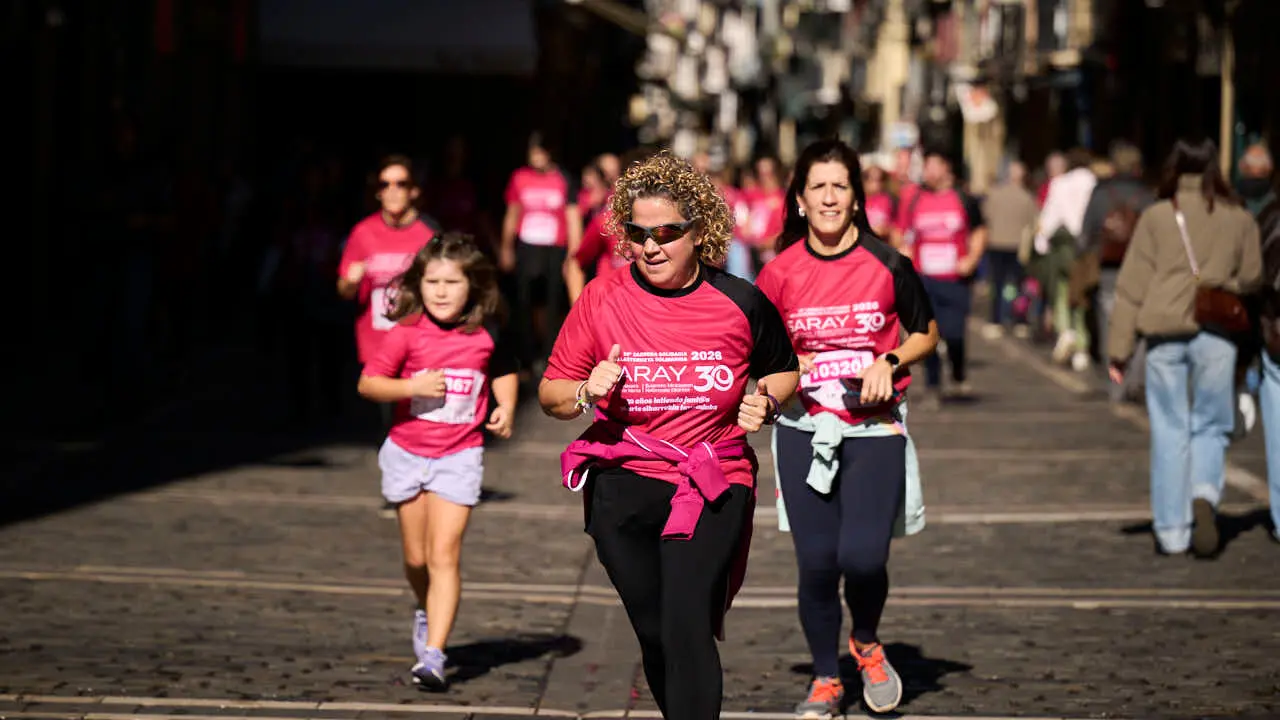 XV Carrera solidaria contra el c&aacute;ncer de mama organizada por Saray. PABLO LASAOSA